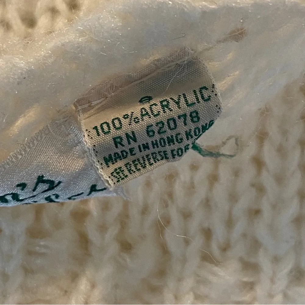 Vintage Colleen’s Collectables white sweater with white flowers - Picture 5 of 7